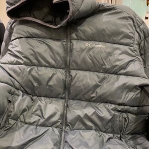 Columbia puffer jacket!!